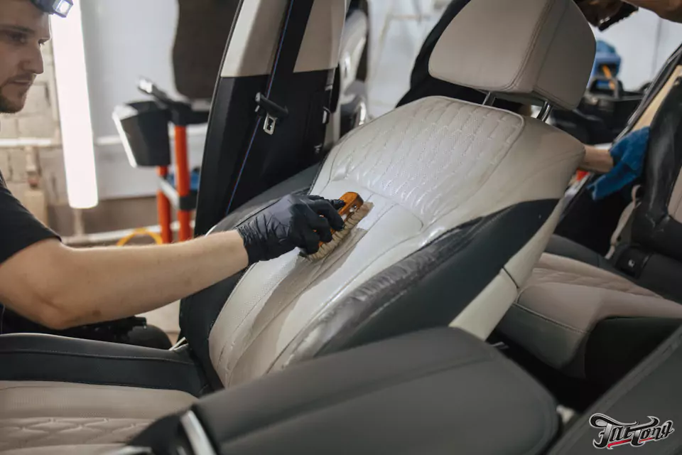 Заменили на BMW X7 Bowers & Wilkins: выполнили комплексную шумоизоляцию салона и построили новую акустическую систему!